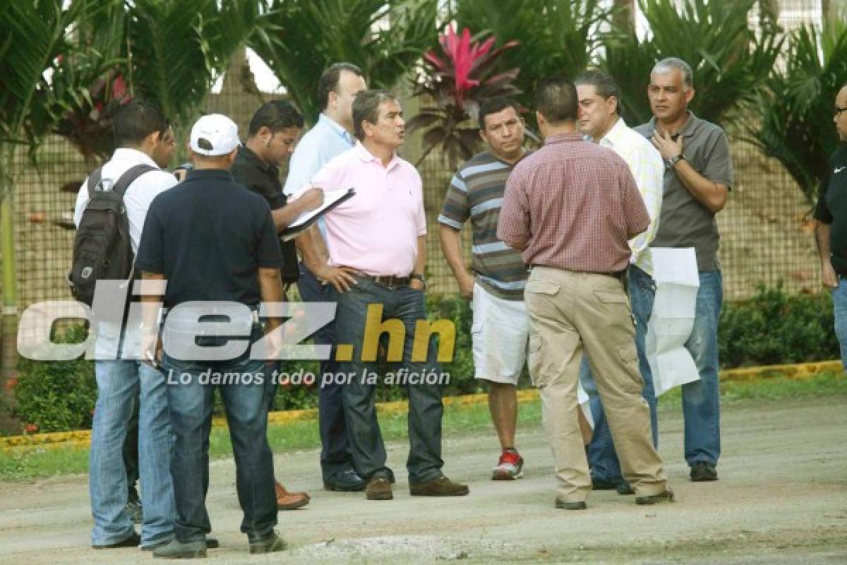 Jorge Luis Pinto inspeccionó el Estadio Olímpico en San Pedro Sula .