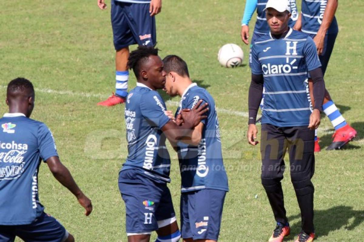 Caras pintadas y rostros optimistas en la Selección de Honduras