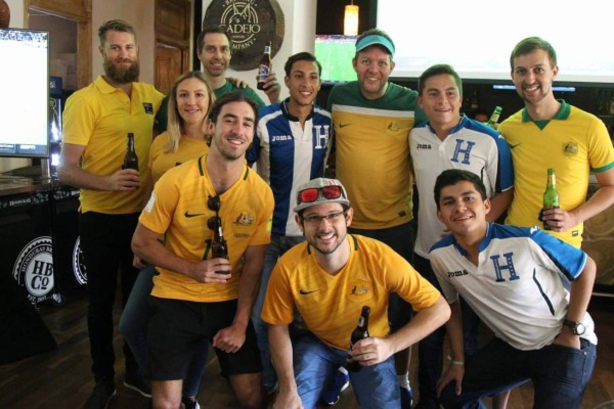 FOTOS: Con cerveza en mano y bailando punta, así la pasaron los australianos en Honduras