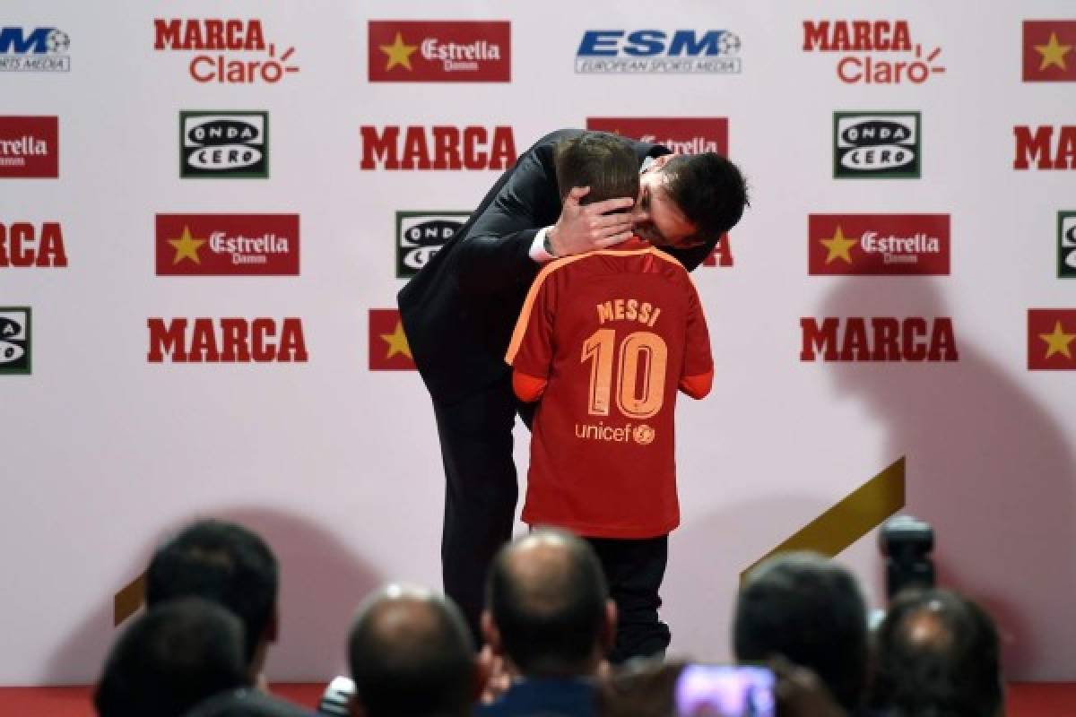 FOTOS: El hijo de Messi es protagonista en la entrega de la Bota de Oro