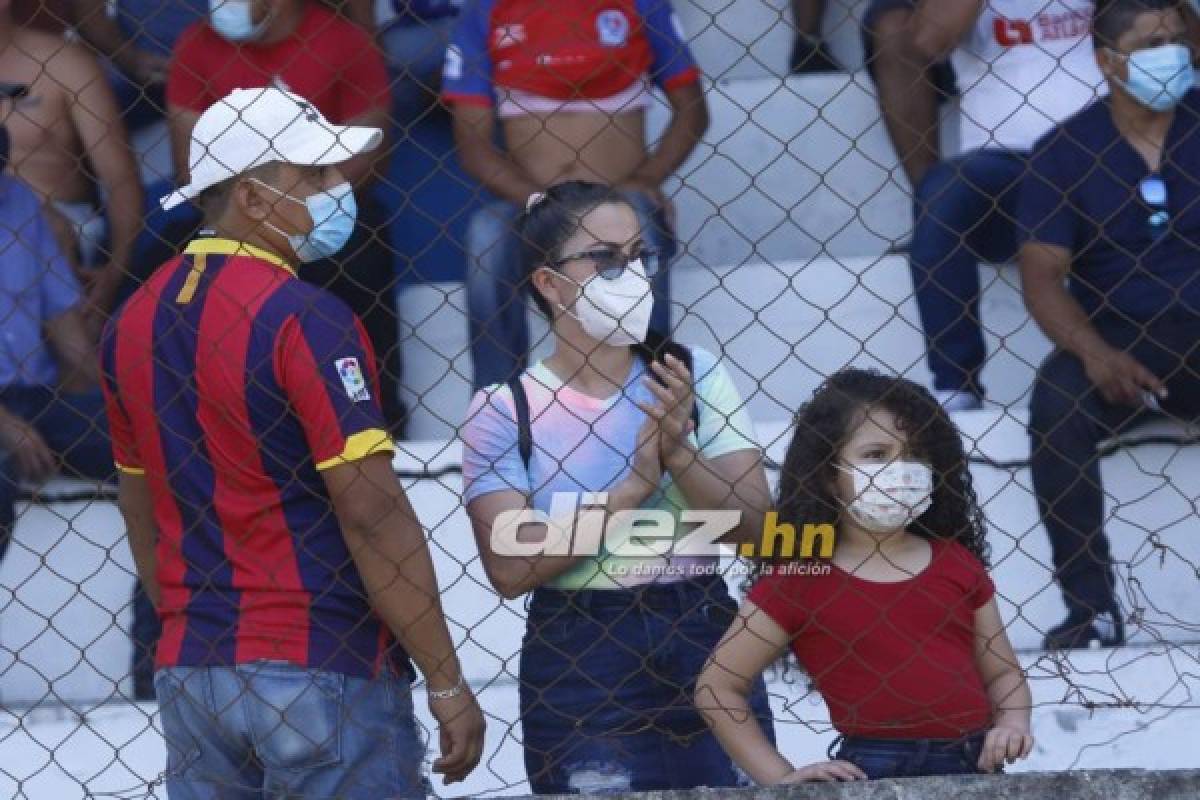 Aficionados irrumpieron en el estadio Sergio Reyes y ocasionaron retraso en el arranque del Savio-Génesis