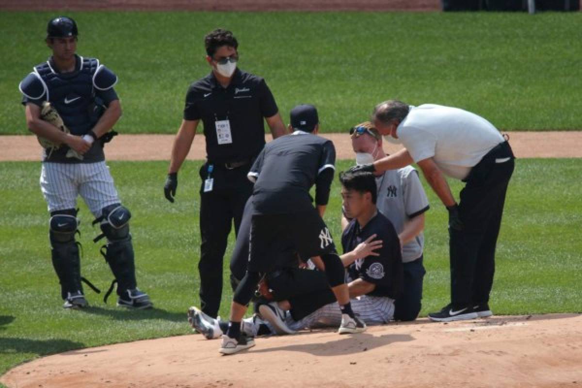 Masahiro Tanaka de los Yankees recibe duro pelotazo en la cabeza que lo dejó noqueado