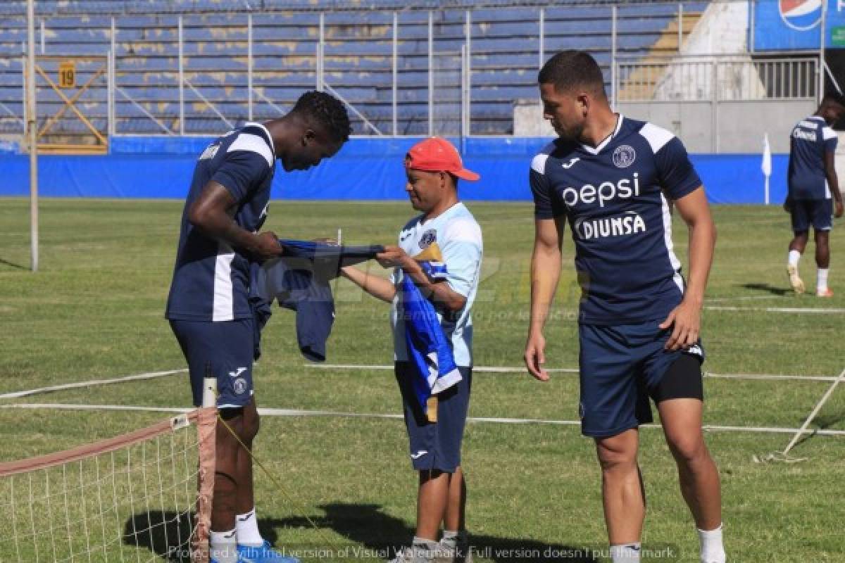 Risas, autógrafos y buen ambiente en el regreso de Motagua al estadio Nacional