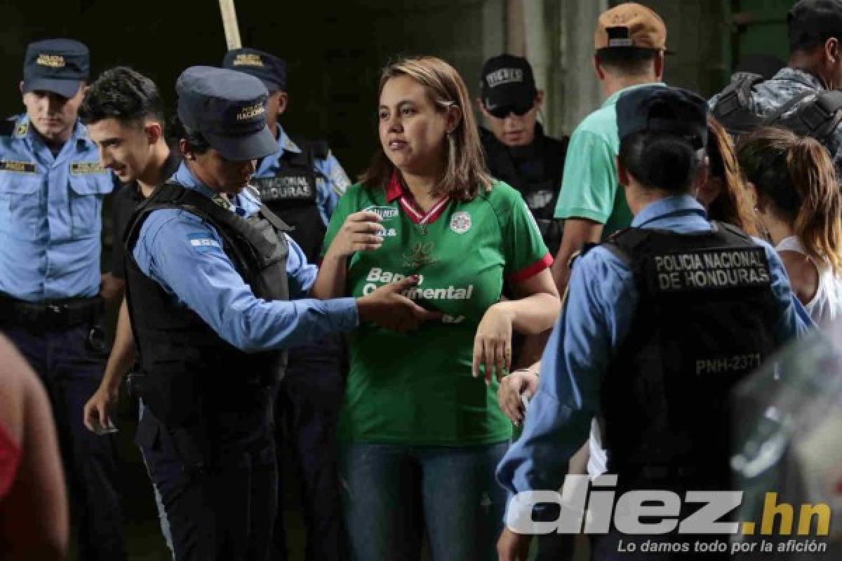NO SE VIO: Aficionados terminan gaseados por la policía en el clásico sampedrano