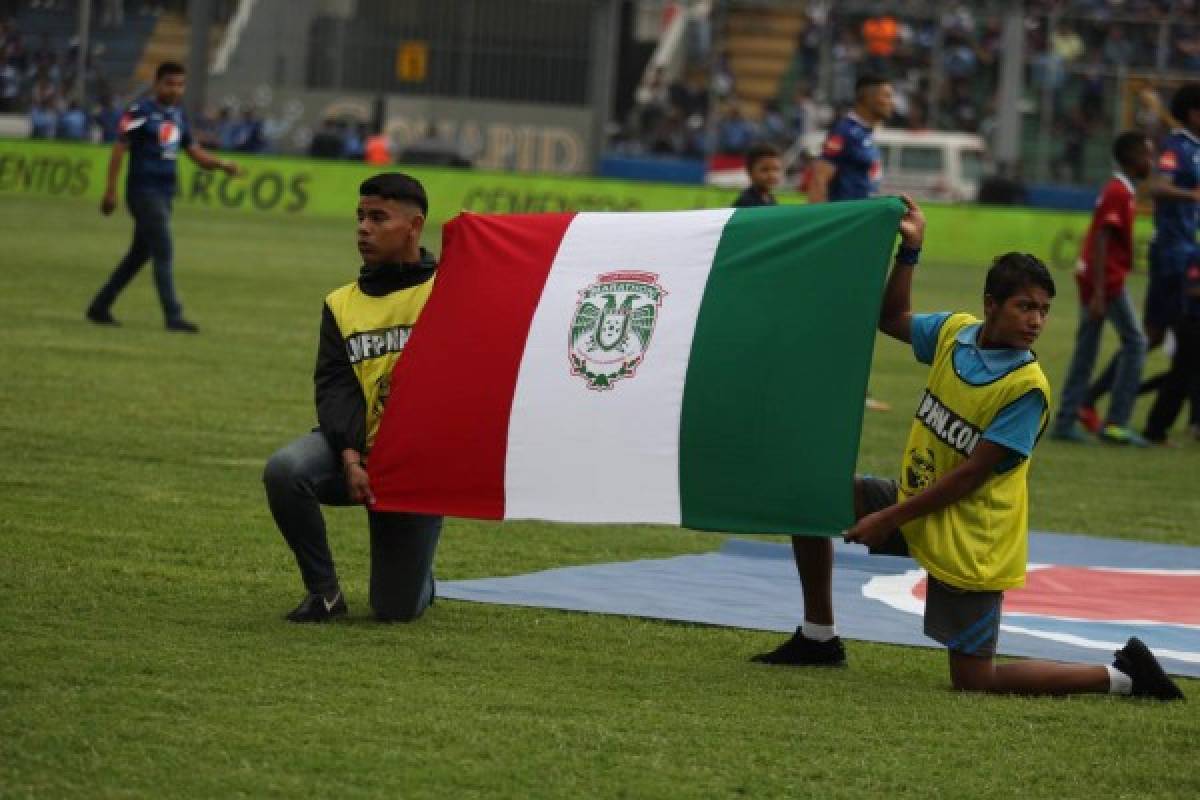 ¡NO SE VIO EN TV! Polémica, fiesta de los niños y homenajes en Motagua