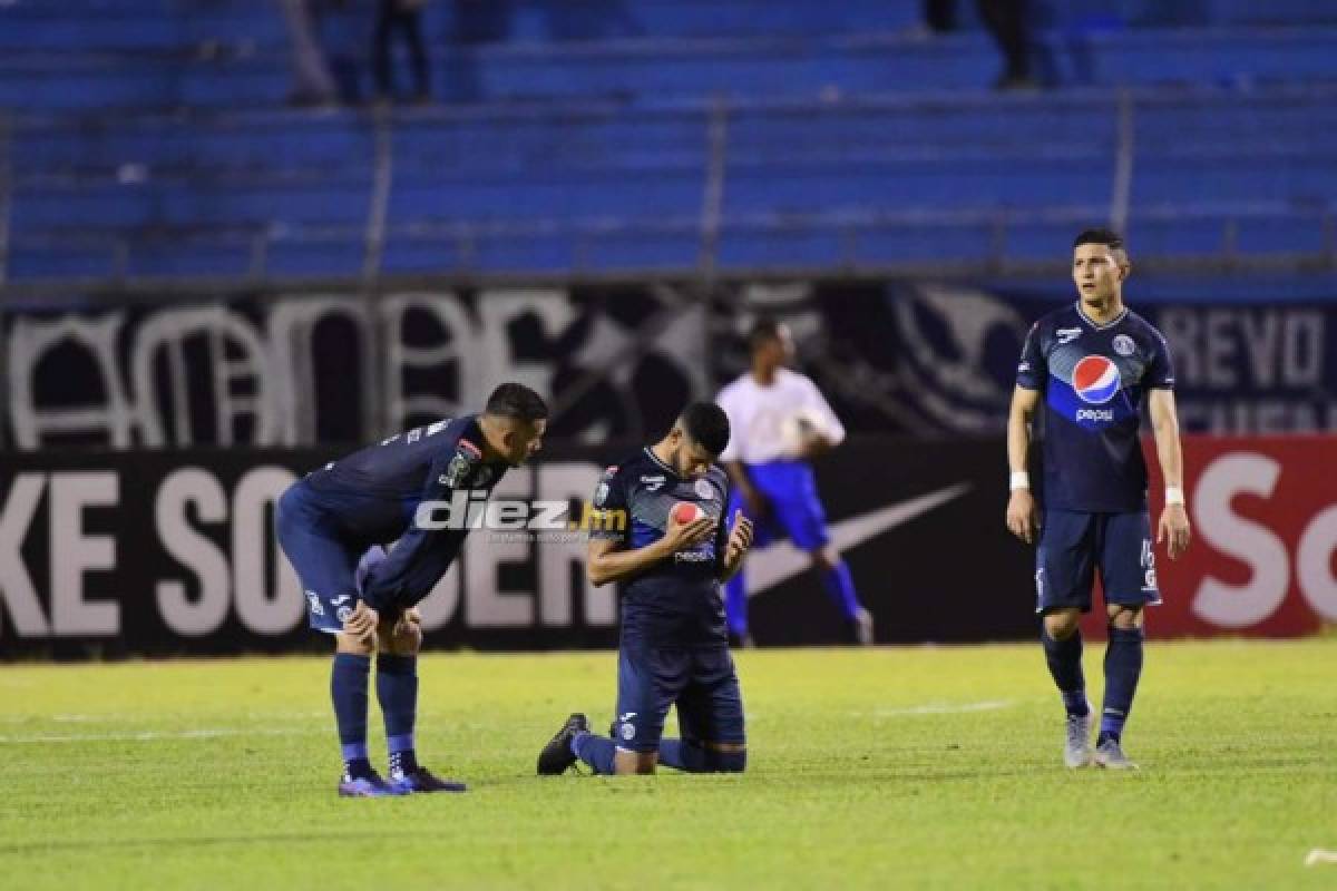 El saludo de Frank de Boer con Diego Vázquez, abrazo de Klusener e intercambio de camisas