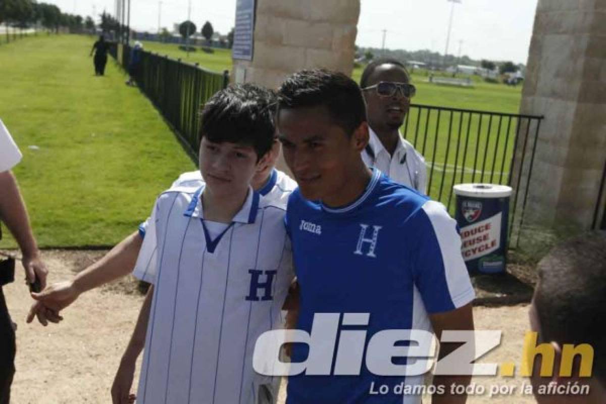 Ambiente de la afición en Dallas