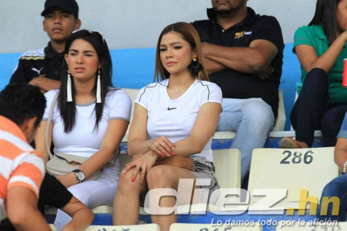 ¿Quién es la rubia? Las hermosas chicas que le dieron el color al clásico Olimpia-Motagua