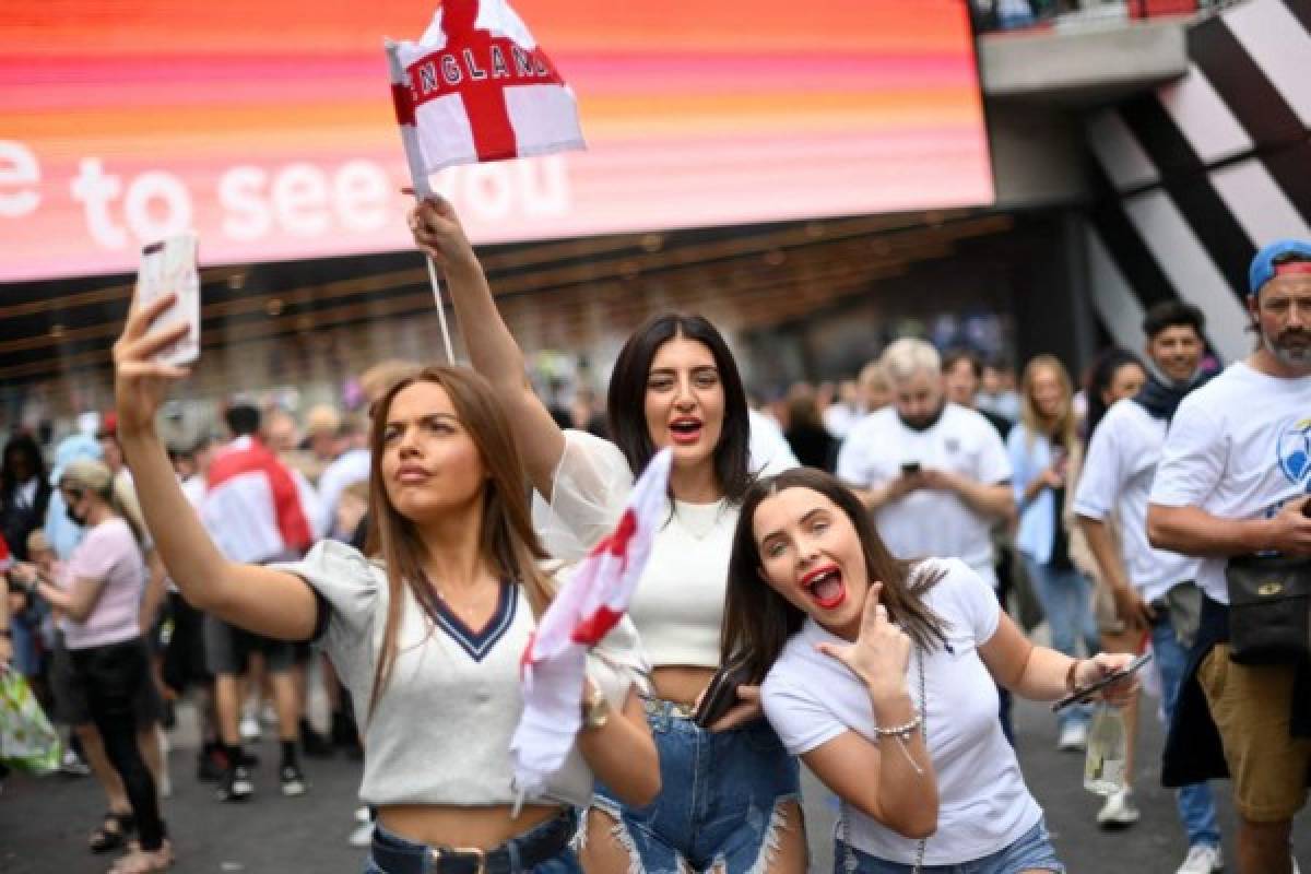 Locura total en Wembley: Bellas inglesas, un crack en medio de los hinchas y actos vandálicos