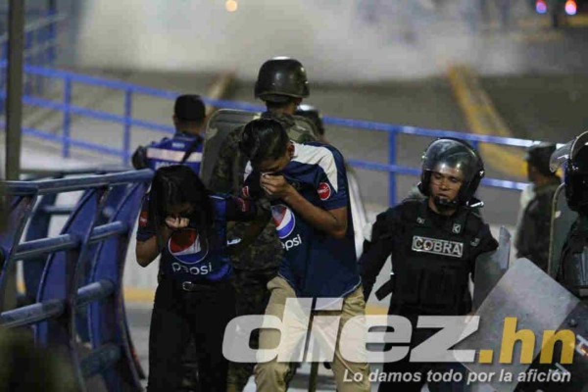 EN FOTOS: Noche de terror en las afueras del Nacional tras derbi Motagua-Olimpia