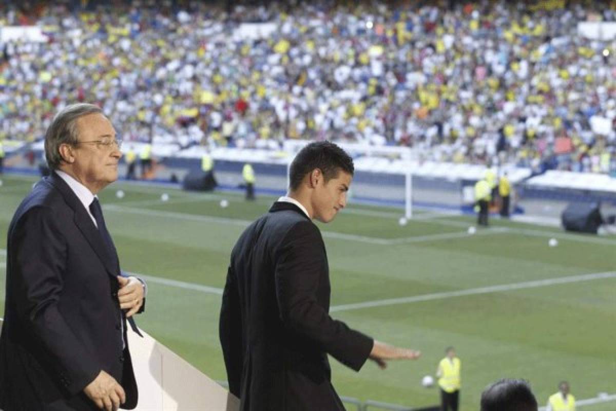 James Rodríguez fue presentado por Real Madrid ante 20 mil aficionados.