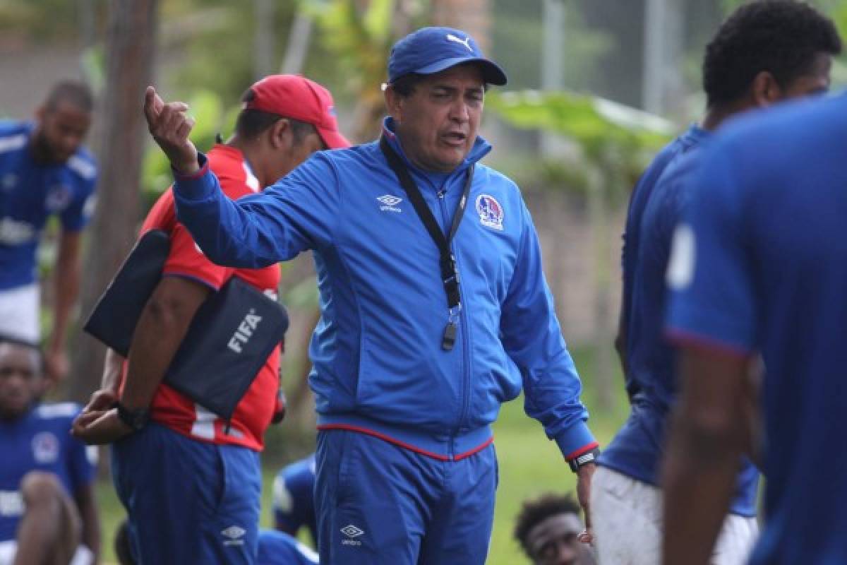 Héctor Vargas, el técnico más ganador de trofeos en la historia del fútbol de Honduras