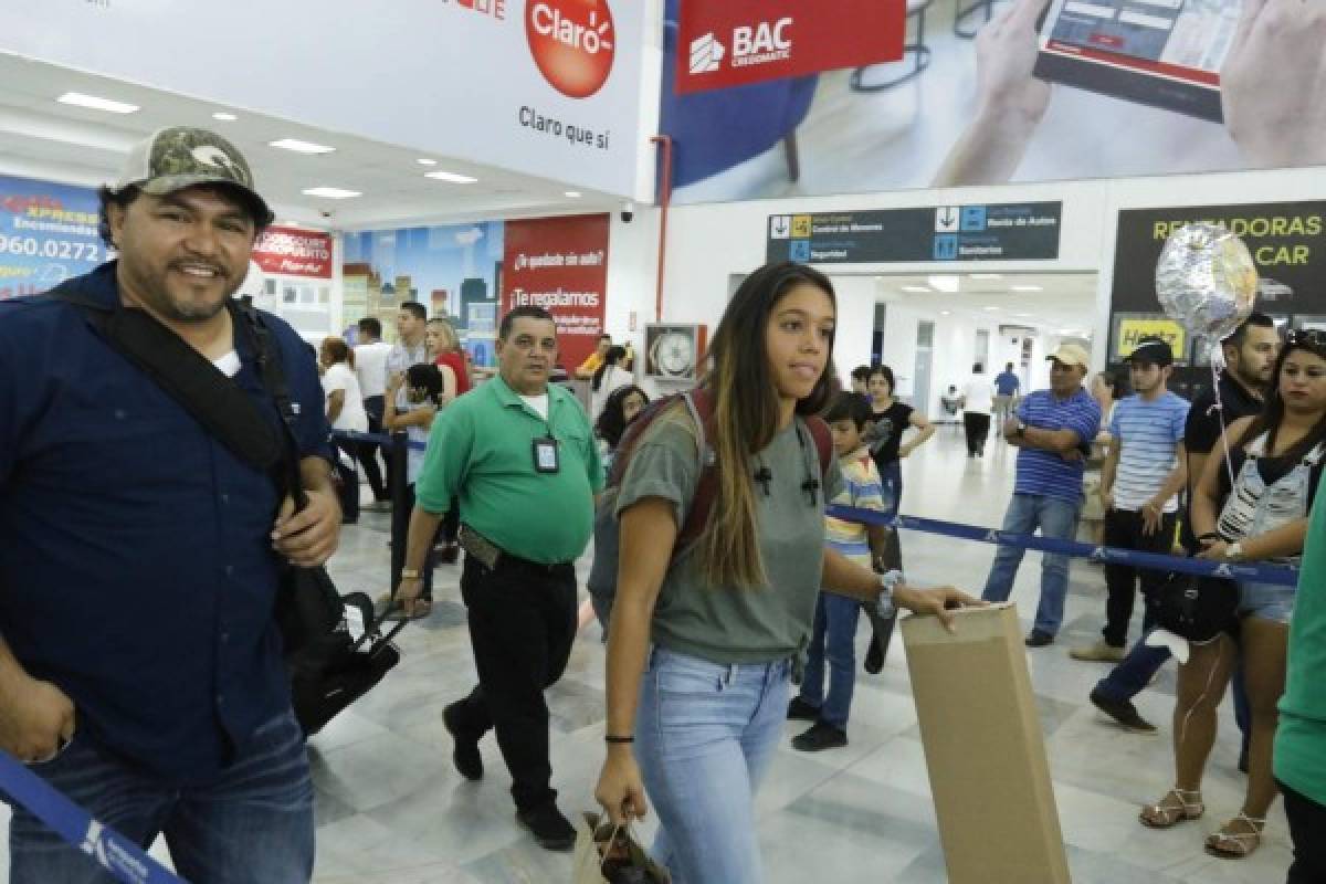 Elexa Bahr llega a Honduras para vacacionar... así luce la hermosa futbolista catracha