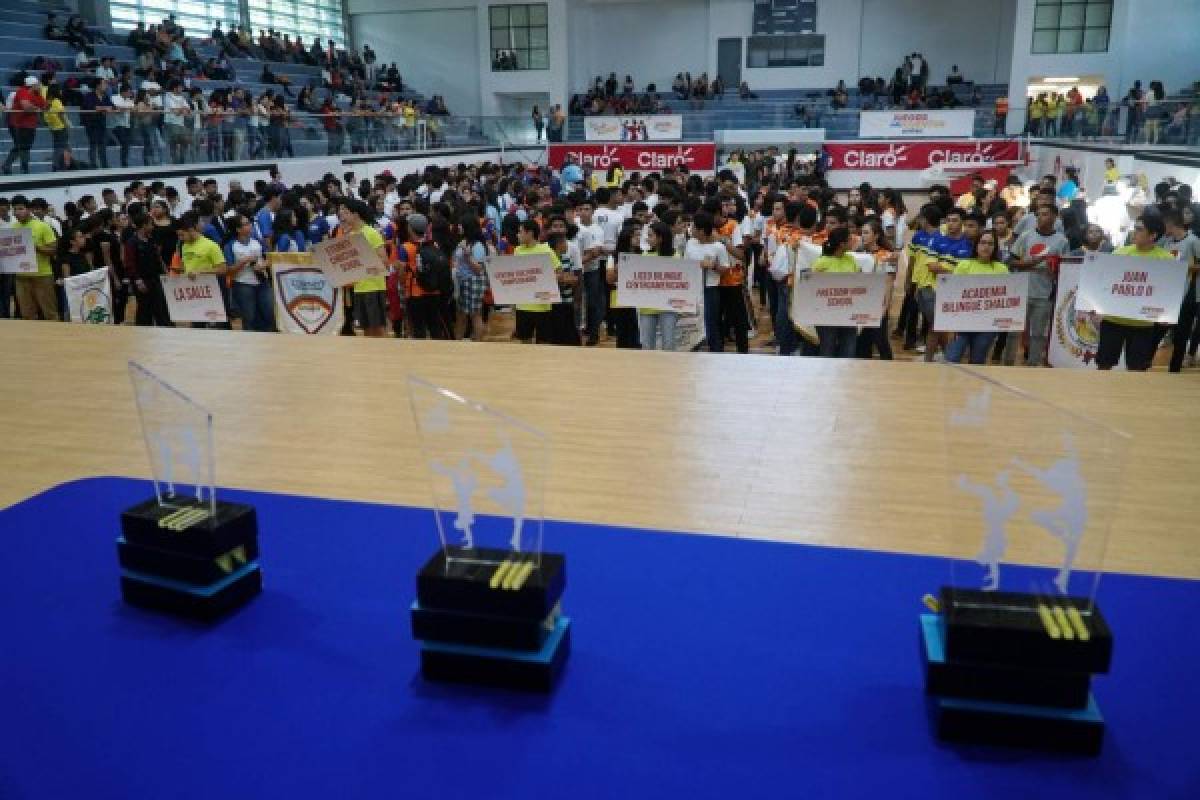 Cientos de jóvenes deportistas inauguraron los Juegos de la Juventud en Unitec de San Pedro Sula