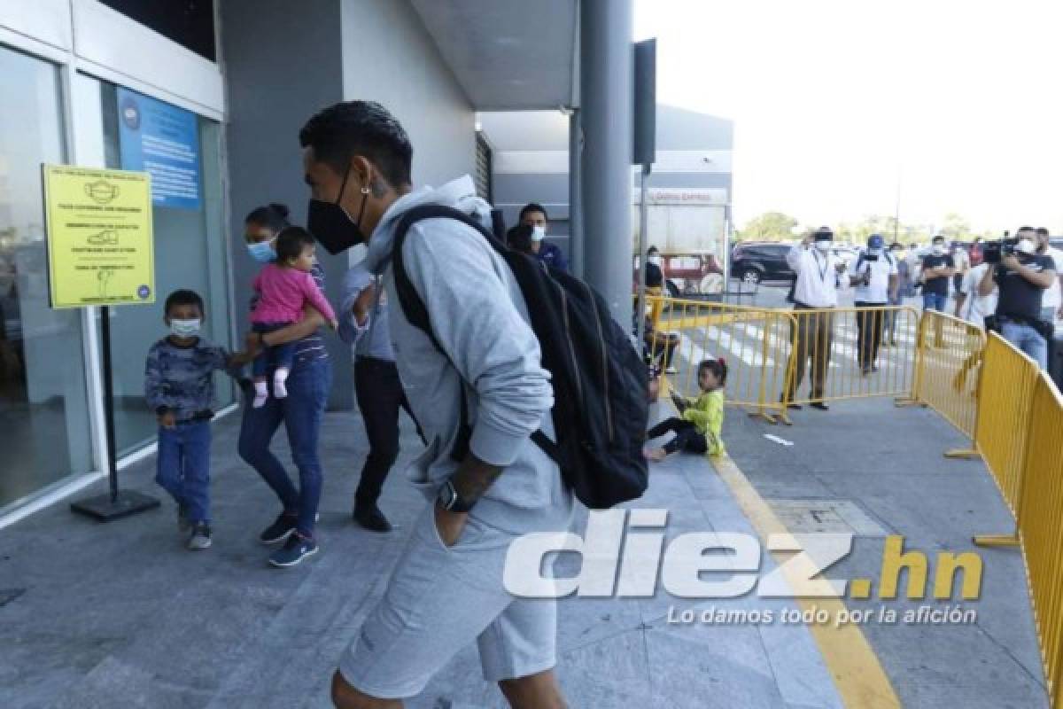 Semblante de tristeza y pena: salida de los futbolistas legionarios de Honduras de vuelta a sus equipos