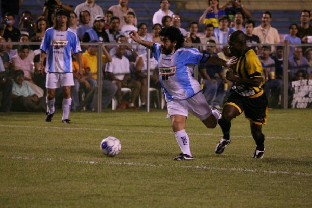 Ronaldinho se une a la lista: Las estrellas del fútbol que han venido a jugar a Honduras