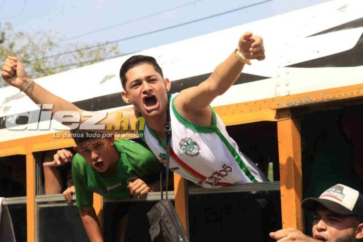 ¡LOCURA! Caravana verdolaga rumbo al Nacional de Tegucigalpa