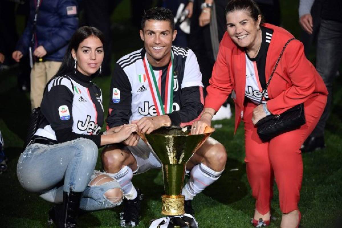 La celebración de la Juventus: Cristiano se roba el show y su novia los suspiros