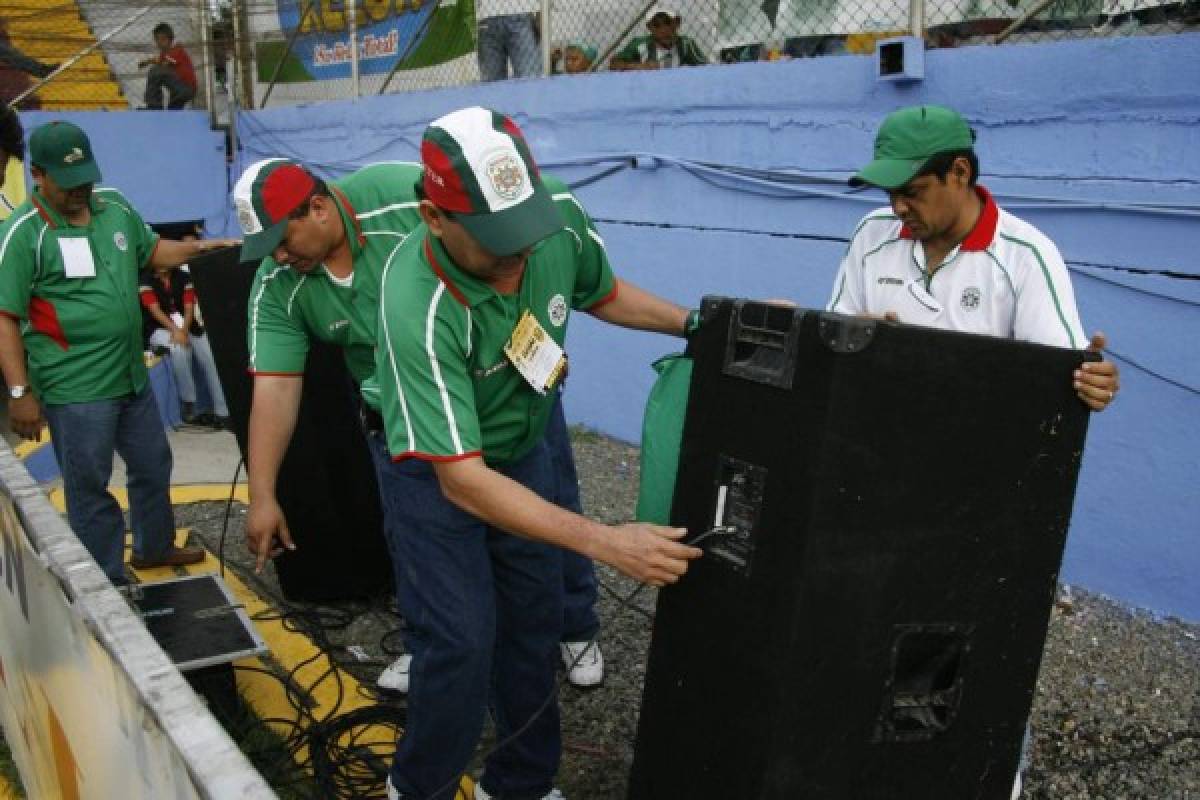 Las raras cosas que solo se ven en los estadios de fútbol en Honduras