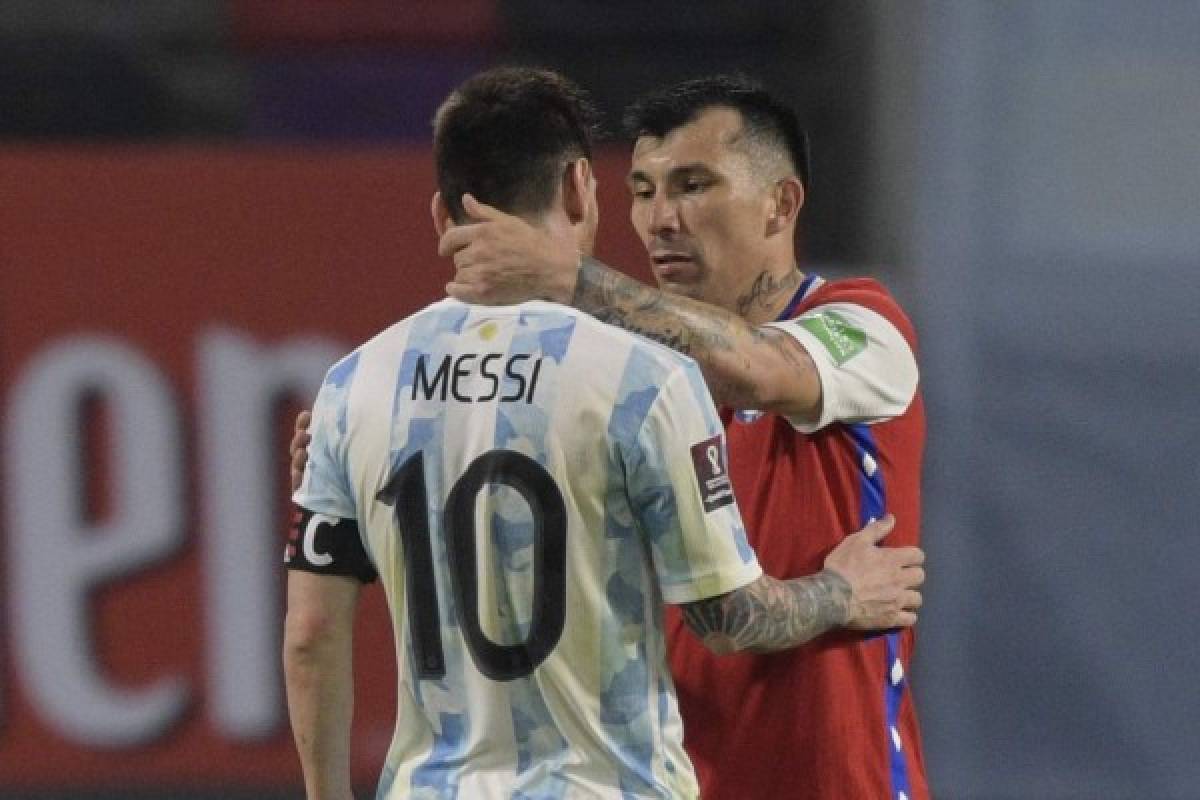 Las duras imágenes de Messi tras empatar contra Chile y así fue captado con Medel luego de su recordada pelea