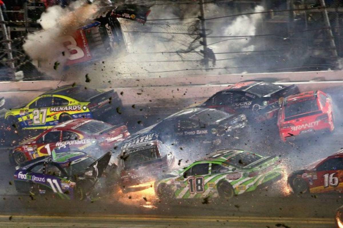 Impactante accidente en el Nascar de Estados Unidos deja 30 heridos