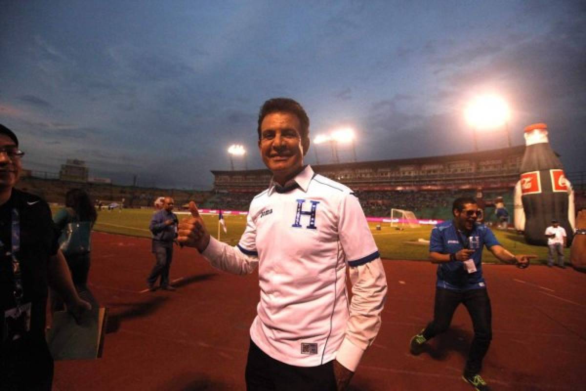 Salvador Nasralla, de presentador deportivo a virtual presidente de Honduras