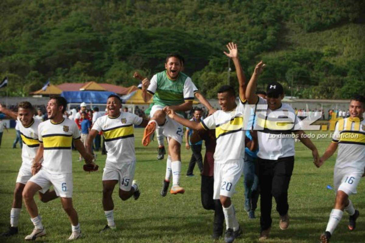 ¡Qué Delicias! A lo Real Madrid, así festejaron en Olancho eliminación de Motagua