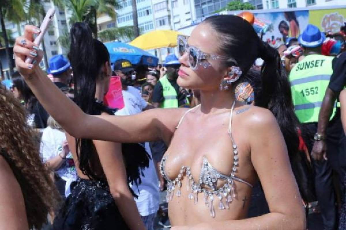 El sensual y atrevido vestido de Bruna Marquezine en el carnaval Brasil