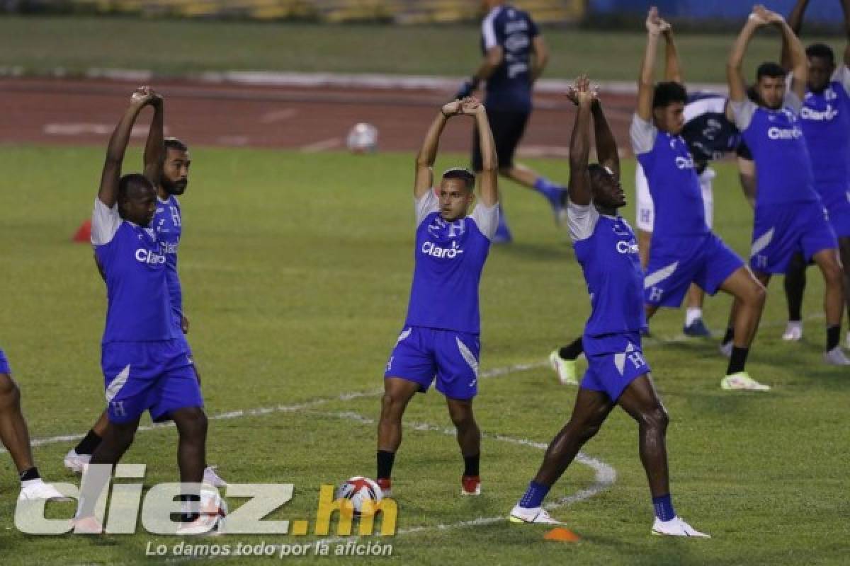 Llegan más jugadores, Quioto es noticia y quién es la bella chica: Así fue el entreno de Honduras