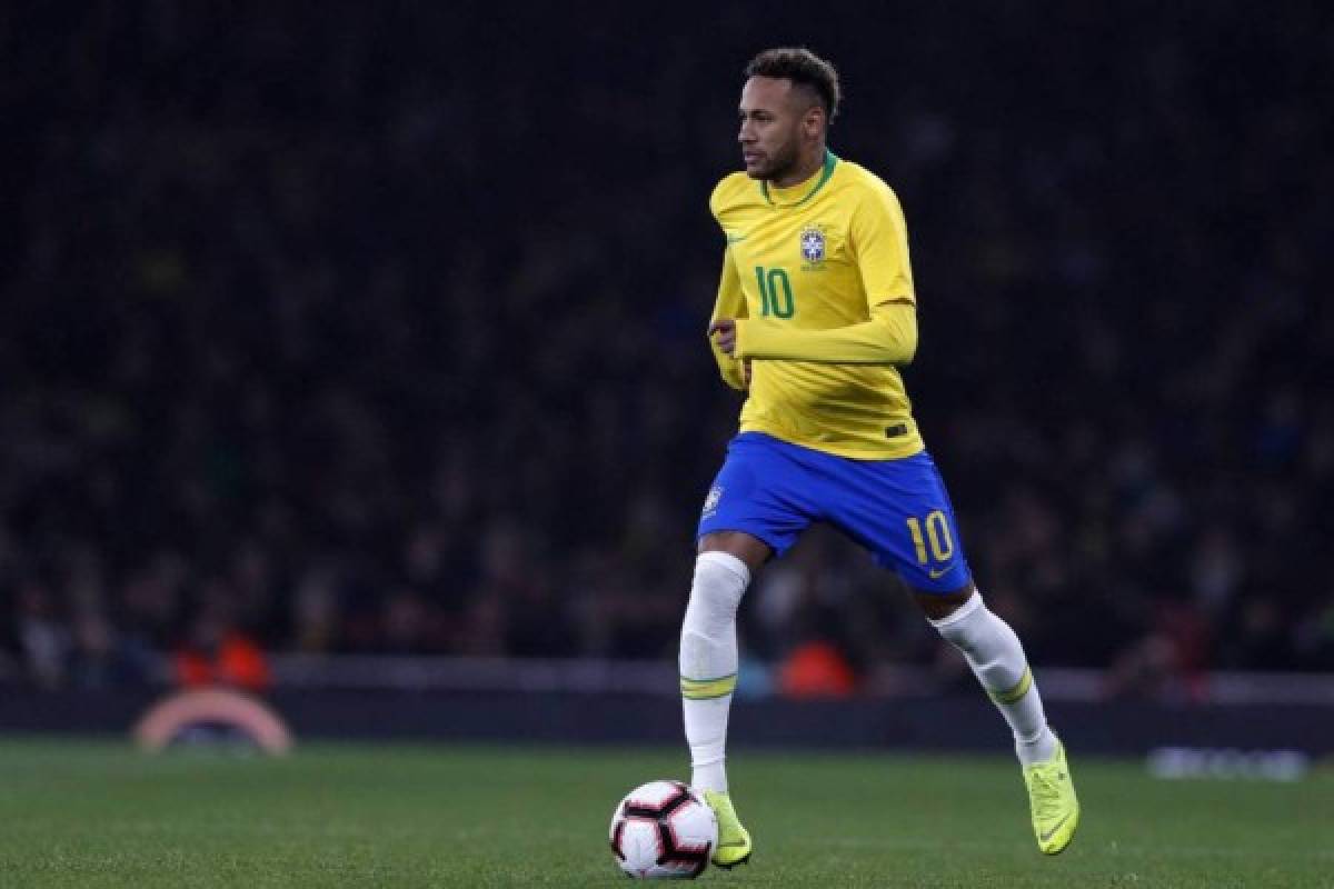 Con su futuro en el aire, Neymar es convocado para amistosos ante Colombia y Perú