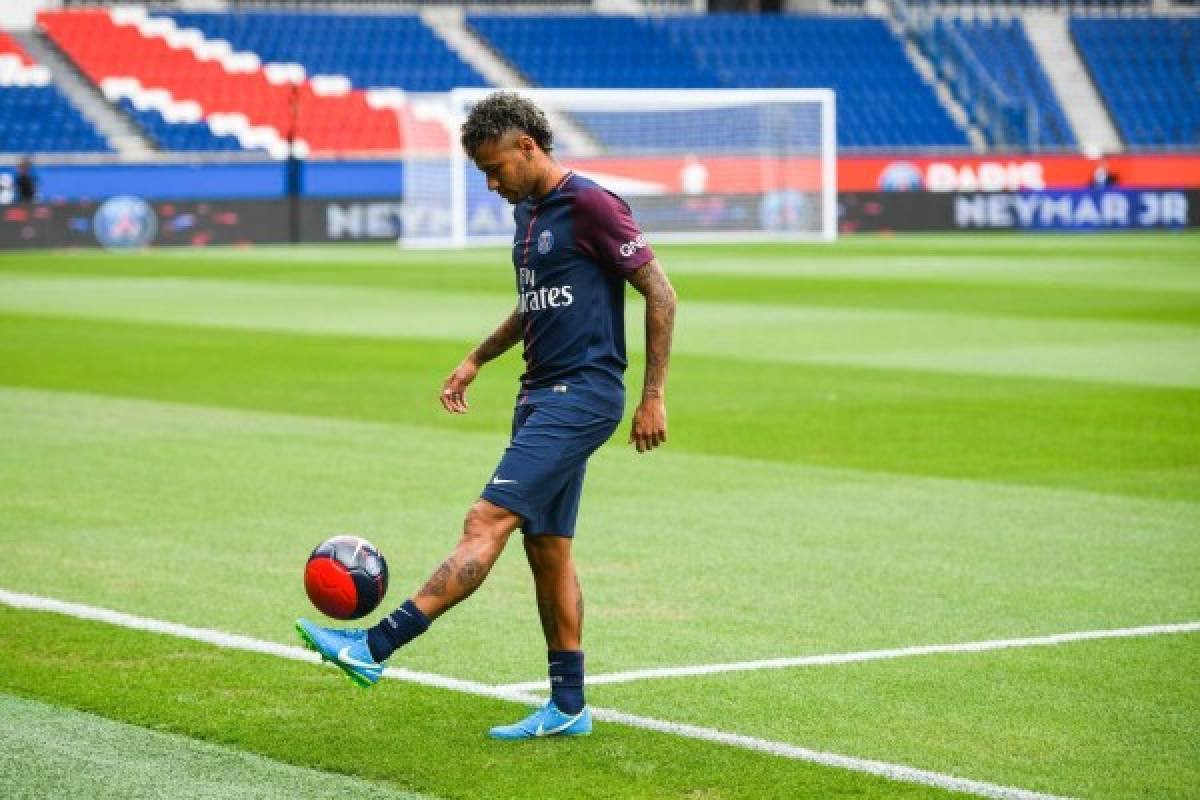 FOTOS: La espectacular presentación del brasileño Neymar en el PSG