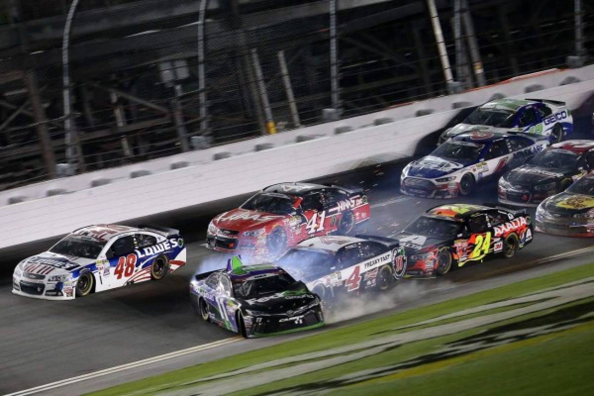 Impactante accidente en el Nascar de Estados Unidos deja 30 heridos