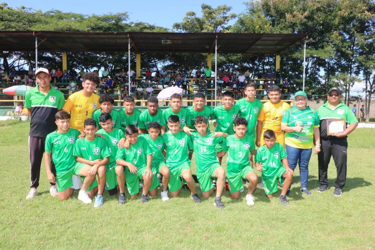 ¡Lluvia de estrellas! Un éxito segundo torneo nacional de Academias de Fútbol en la ciudad de Yoro