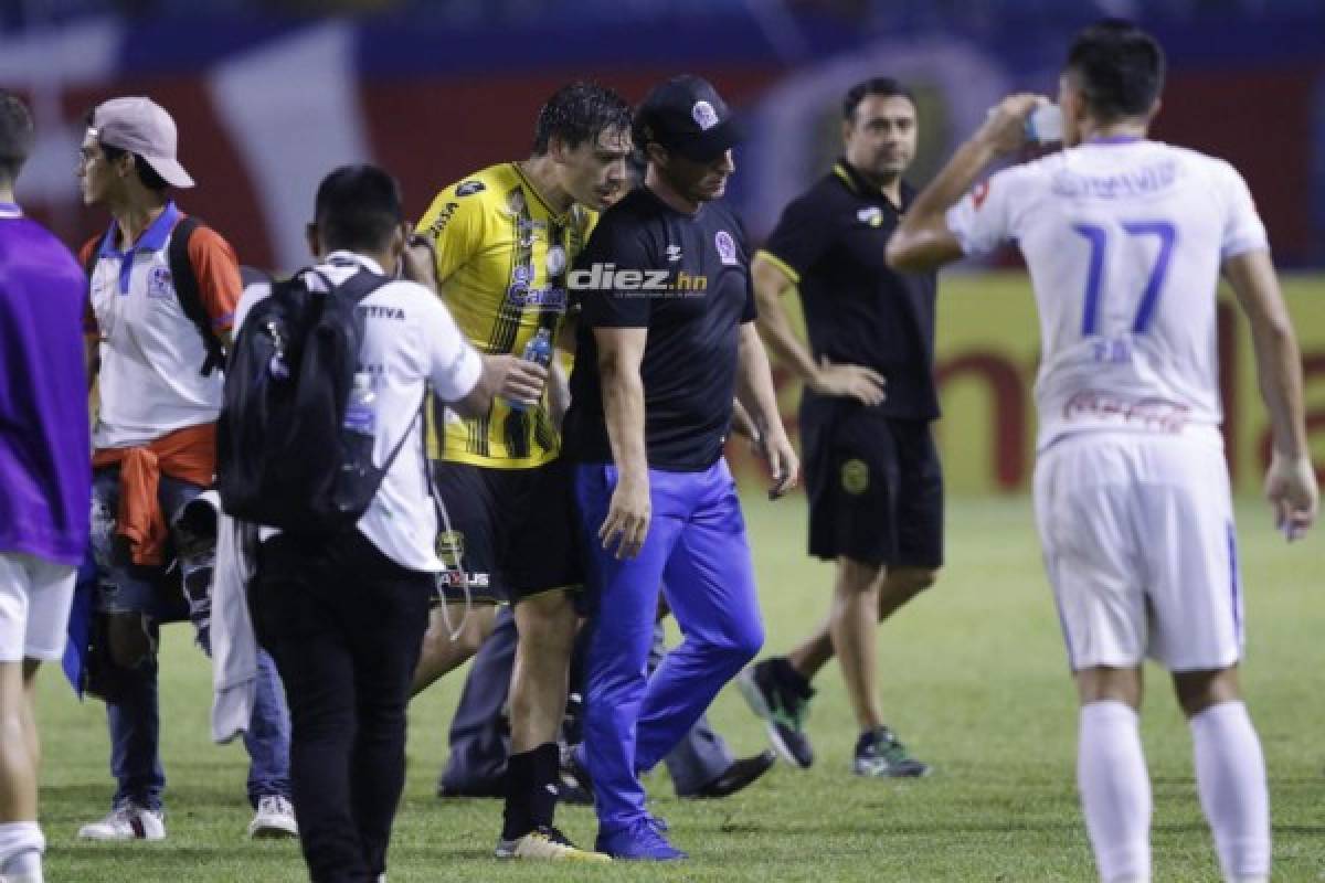 Fotos: Pedro Troglio pierde los estribos tras ser expulsado por el árbitro Saíd Martínez