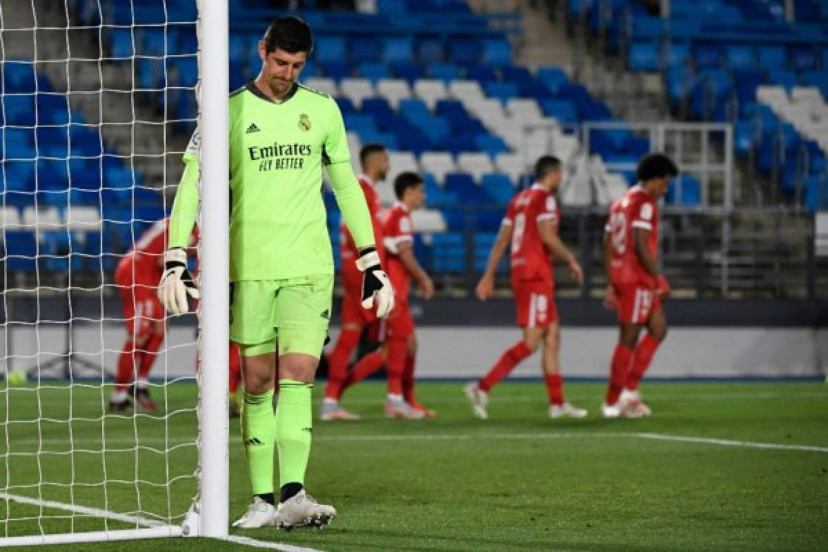 Fotos: Zidane fue a buscar al árbitro y los polémicos penales en el Real Madrid-Sevilla