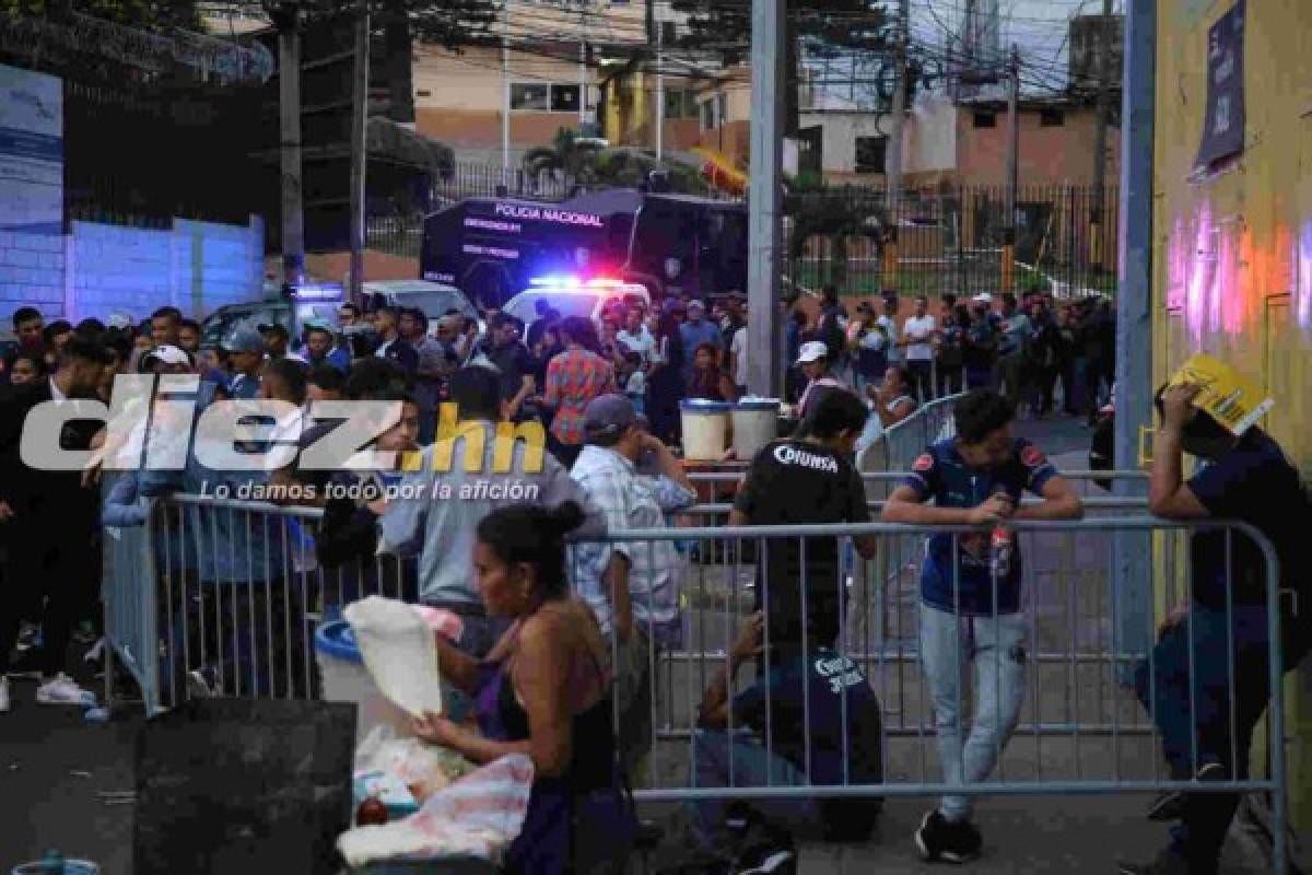 Final Motagua-Saprissa: Fantasmas, payasos y mascotas; la elegancia de Diego Vázquez en el Nacional