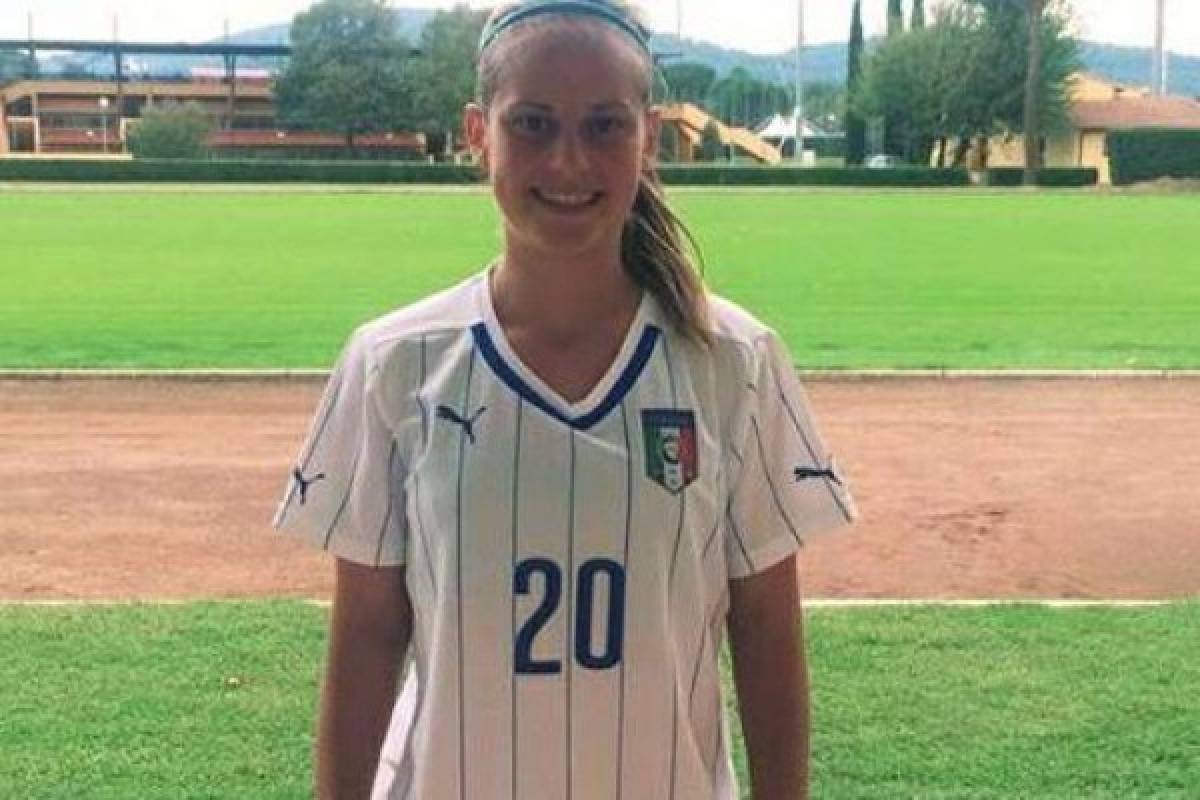 Conmoción: El motivo por el que murió linda futbolista italiana de 19 años