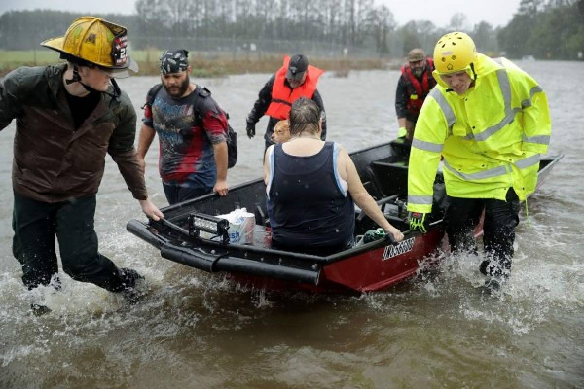 EN FOTOS: Huracán Florence ya golpeó con fuerza la costa este de Estados Unidos