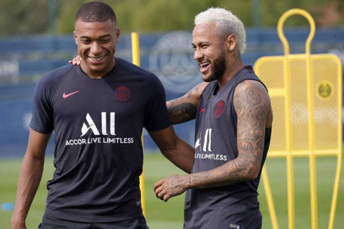 Fotos: Primer entreno de Neymar con el grupo del PSG y así fue recibido tras pedir su salida