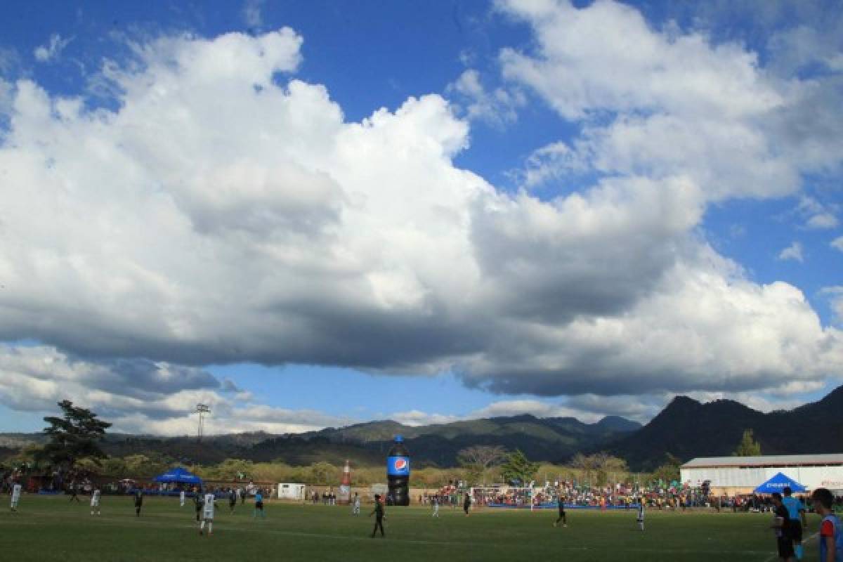 Así de humildes y bonitas son las canchas de la Liga de Ascenso de Honduras