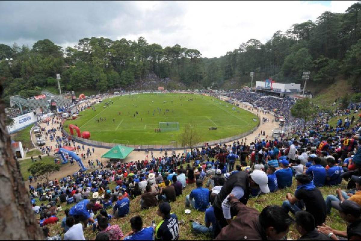 El bonito y ecológico estadio del Cobán Imperial de Guatemala