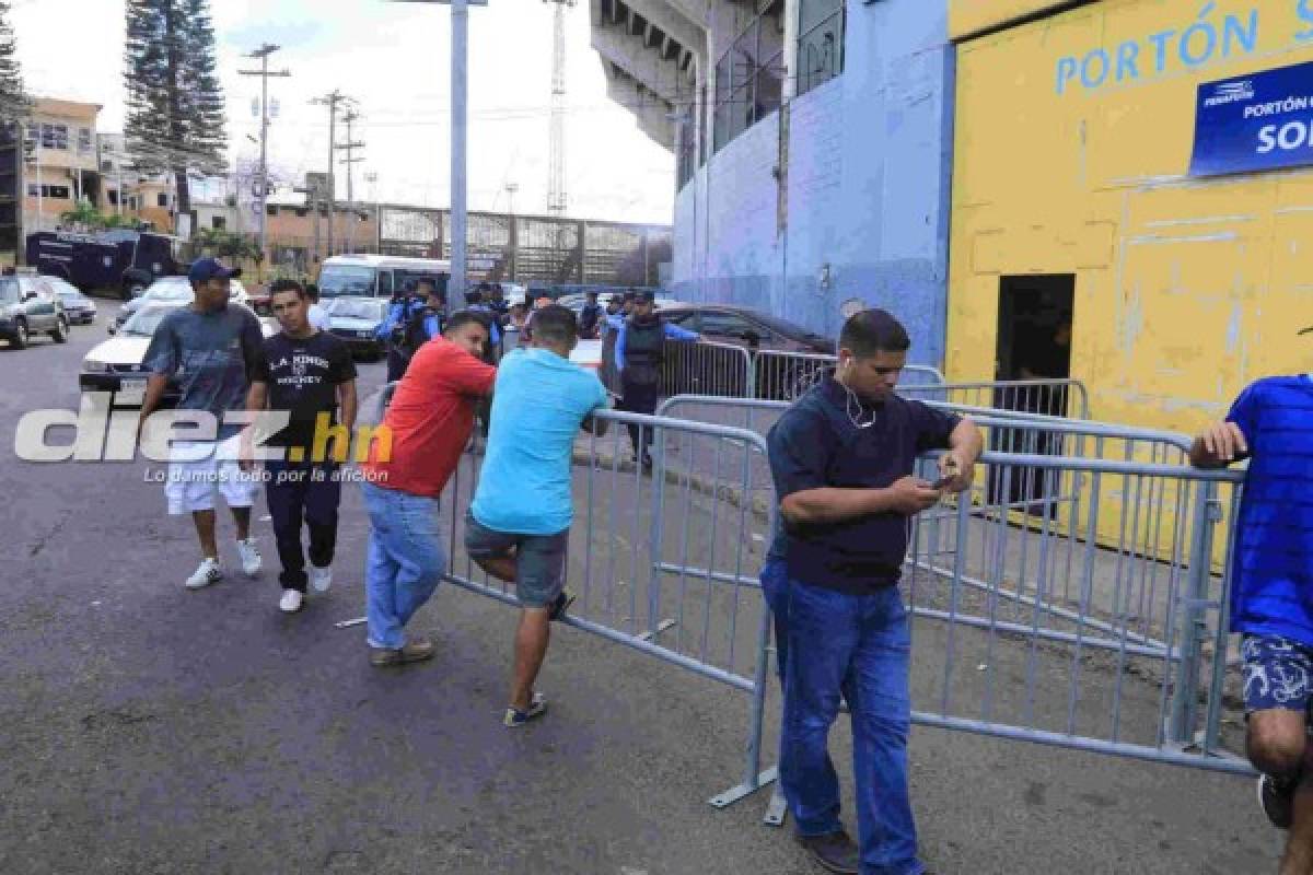 Máxima seguridad para final Motagua-Saprissa y largas filas en las afueras del Nacional