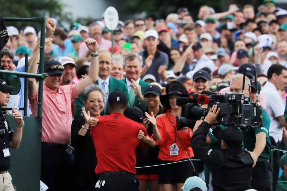 ¡Emotivo festejol! Así celebró Tiger Woods después de 11 años sin ganar un Masters