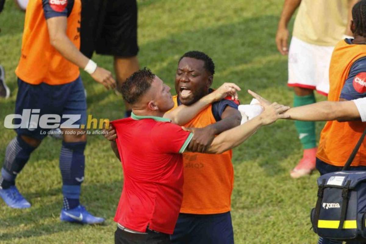 EN FOTOS: La lluvia de golpes y patadas entre técnicos de Marathón y Motagua