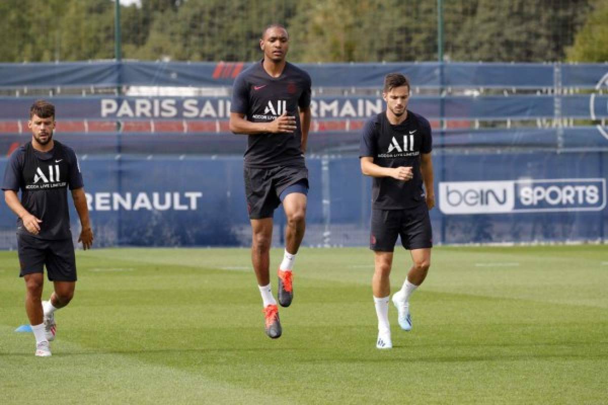 Fotos: Primer entreno de Neymar con el grupo del PSG y así fue recibido tras pedir su salida