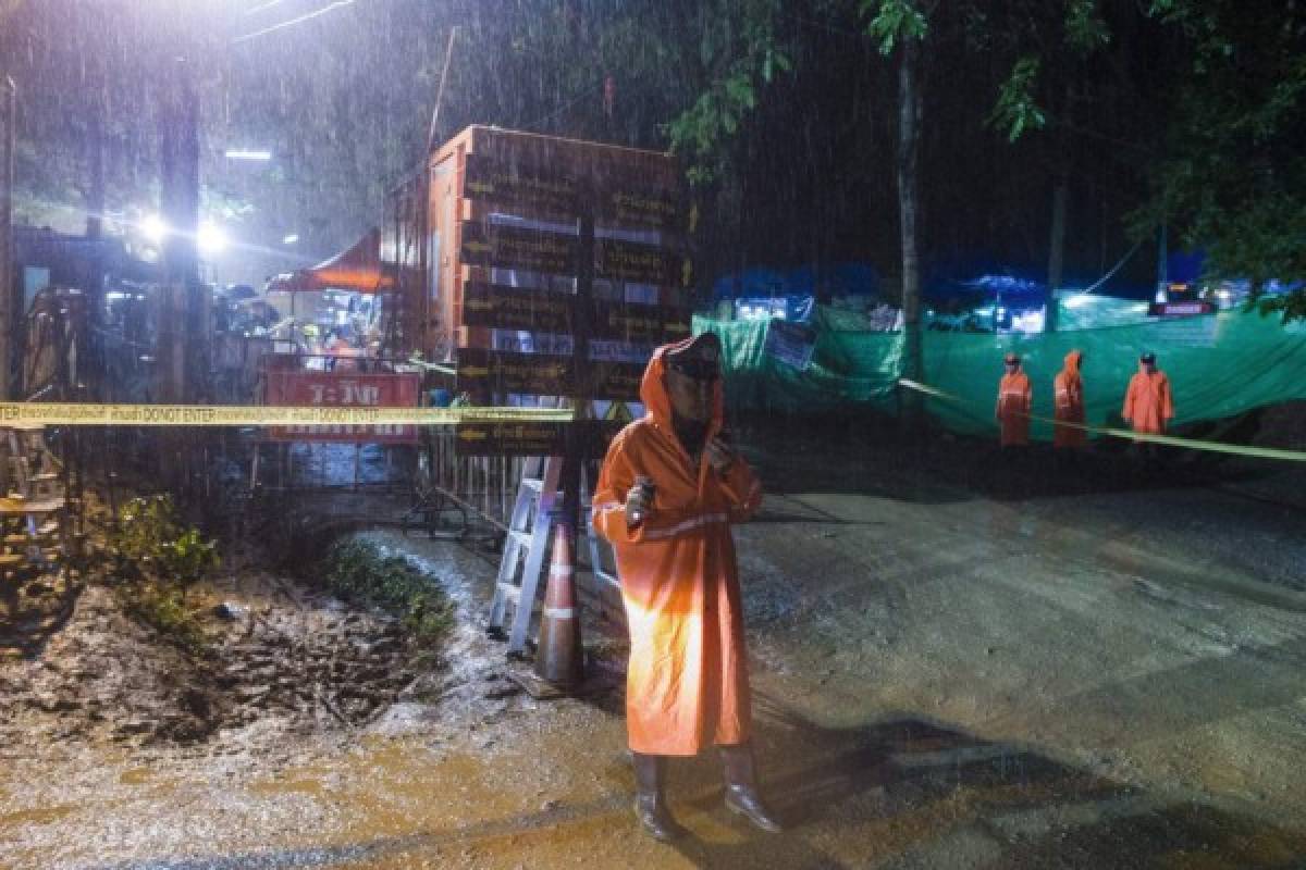 Impactantes imágenes: Así es la cueva en Tailandia donde 12 niños futbolistas siguen atrapados