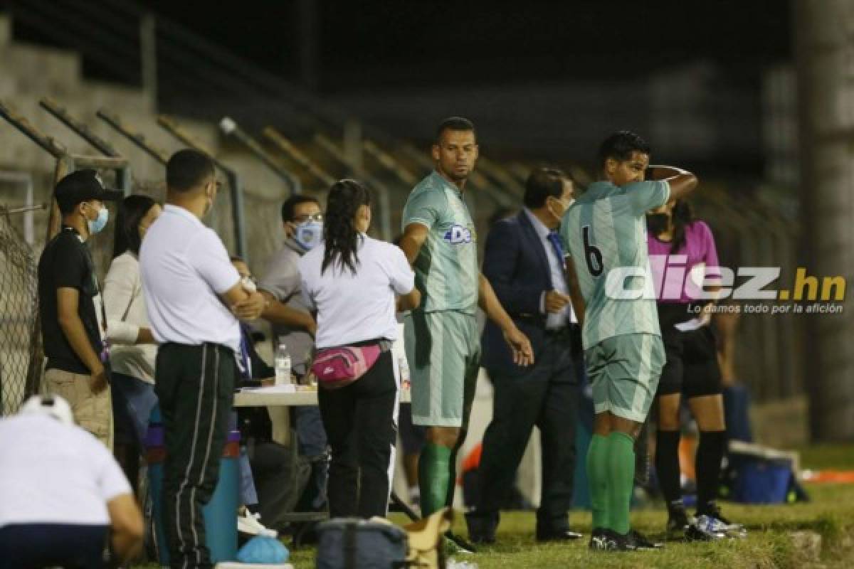 Fotos: La bronca de Obed con Carlos Pineda y el portero del Real de Minas que jugó de delantero