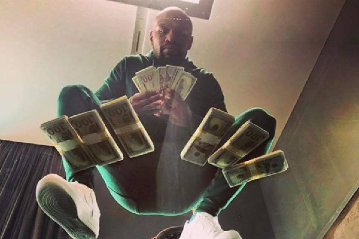 Los extravagantes lujos de Mayweather en la cuarentena: Dulceria en casa y cuenta su dinero