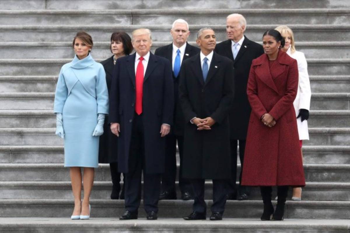 Melania Trump y su espectacular look en juramentación de su esposo Donald