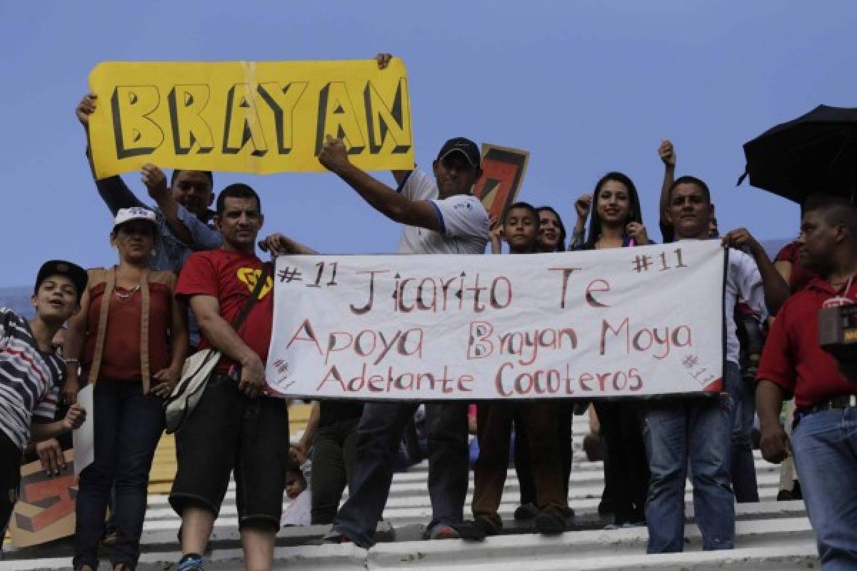 FOTOS: Así llegó la familia de Bryan Moya a apoyarlo ante Olimpia
